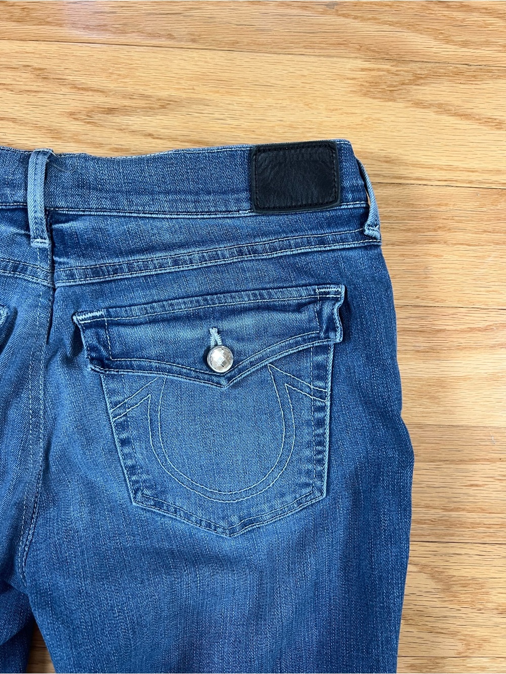 True Religion Cora Mid Rise Straight Swarovski Crystal Flap Pocket Jeans Size 30 - Picture 2 of 16